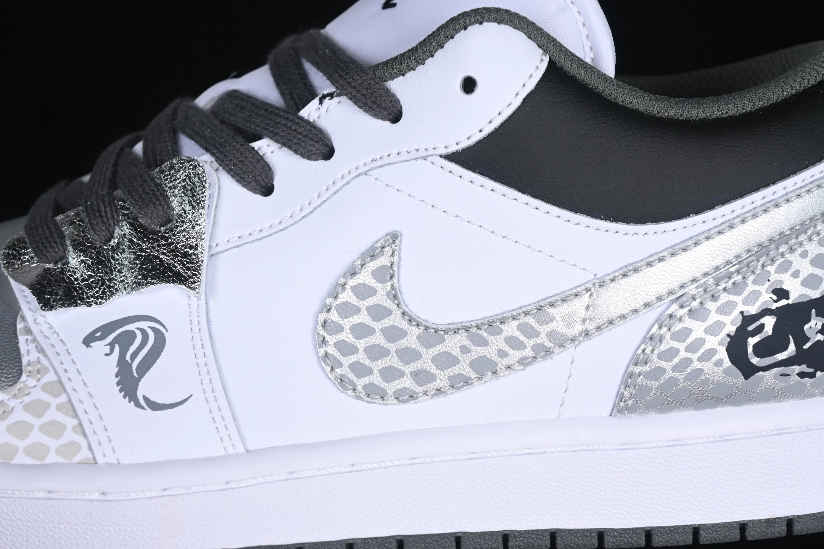 All categories Air Jordan Jordan series basketball shoes Air Jordan 1 Low Air Jordan 1 Low AJ1 Joe 1 Year of the Snake custom low-top cultural basketball shoes 553558-152